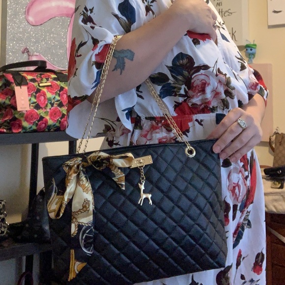 Black tote - Picture 3 of 3